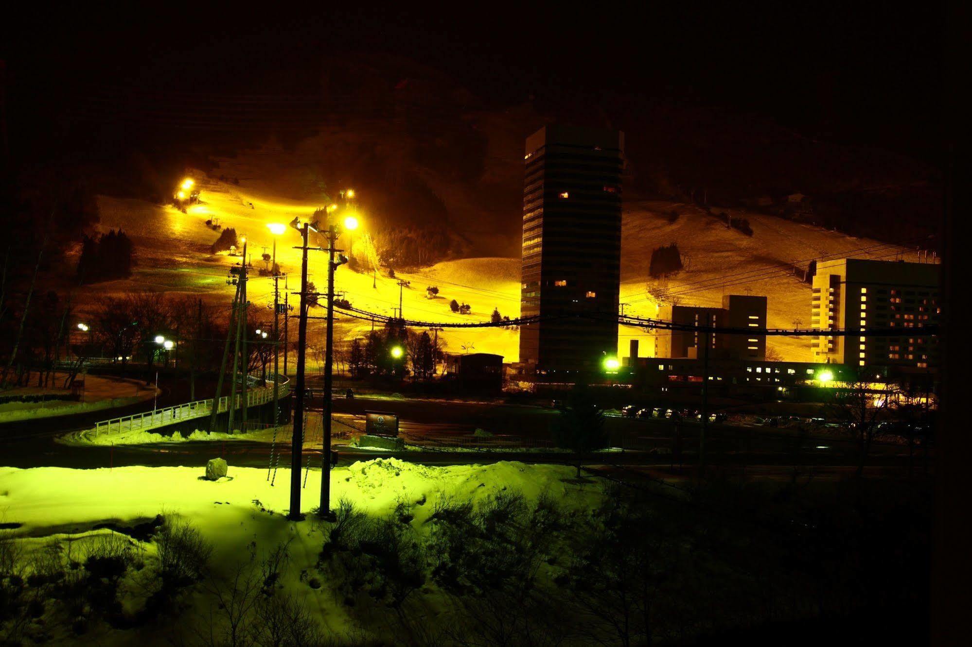 Hotel Utopia Yuzawa  Exteriör bild
